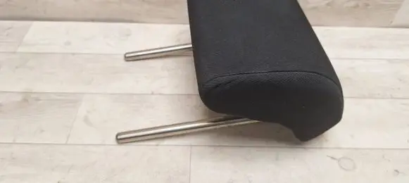 Skoda Octavia Mk2 (1Z) Rear seat headrest 