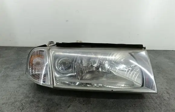 Skoda Octavia Mk1 (1U) Headlight/headlamp 206231B