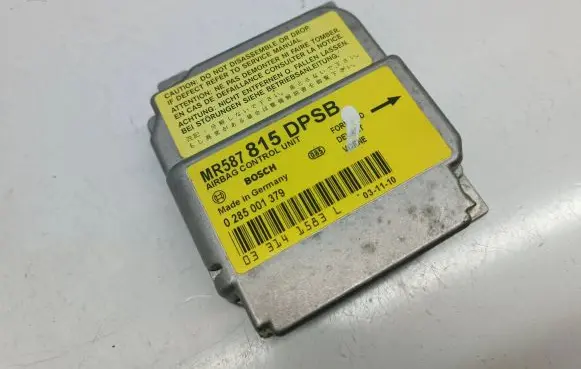 Mitsubishi Space Star Airbag control unit/module MR587815 0285001379