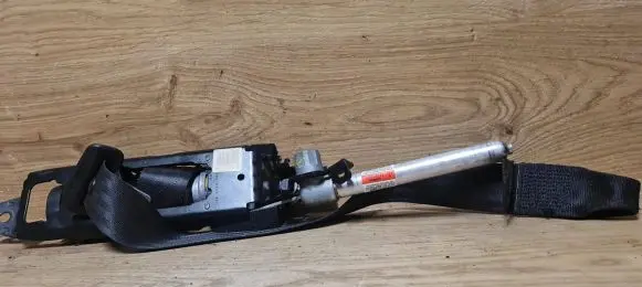 Volvo C30 Front seatbelt 30642223