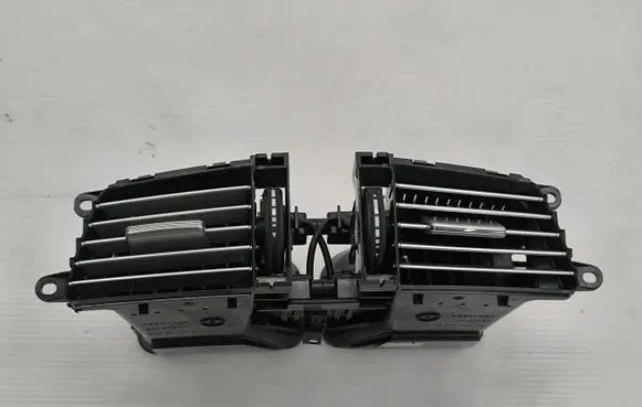 Mercedes-Benz E W212 Dash center air vent grill A2128302554