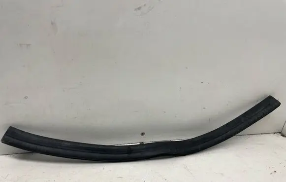 Mercedes-Benz C W204 Engine compartment rubber A2046280198