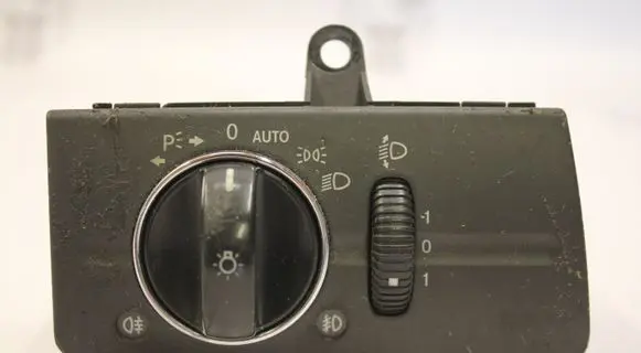 Mercedes-Benz E W211 Light switch 2115450904