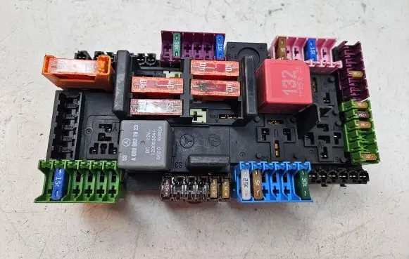 Mercedes-Benz E W238 Fuse module A2139068801