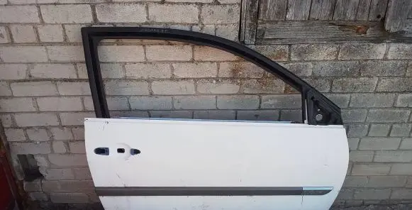 Door (2 Door Coupe)