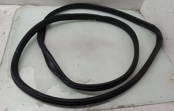 Peugeot 308 Front door rubber seal