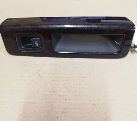 Volvo V50 Electric window control switch 8679679