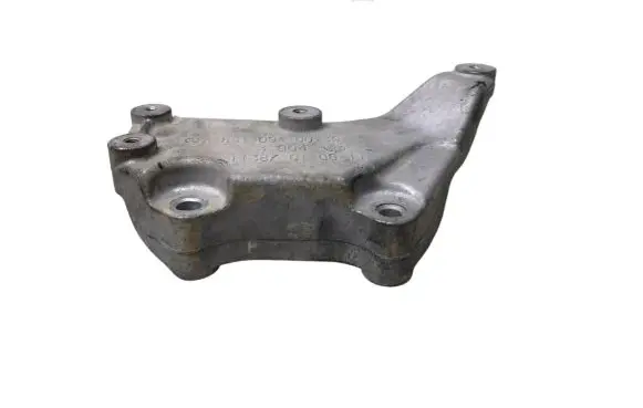 Mercedes-Benz Vito Viano W447 Engine mounting bracket A6510940039