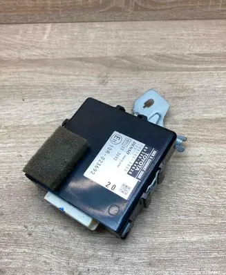 Toyota Corolla Verso AR10 Aerial antenna amplifier 8934064020 1881000800