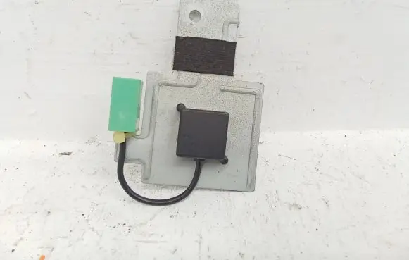 Mazda 3 II Aerial GPS antenna BDA466DY0A