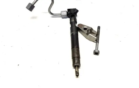 Mercedes-Benz E W212 Fuel injector A6510702387 270Y0X8HNA