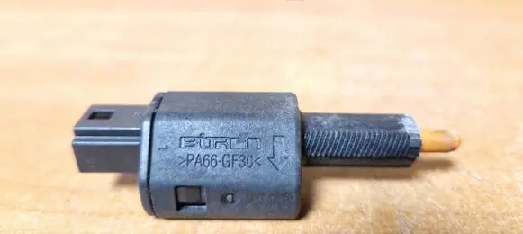 Renault Scenic III - Grand scenic III Brake pedal sensor switch 253252710r