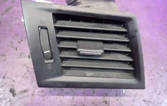Subaru Outback Dashboard side air vent grill/cover trim SP14276