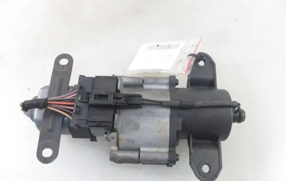 Chrysler Voyager Central locking motor 7746804601