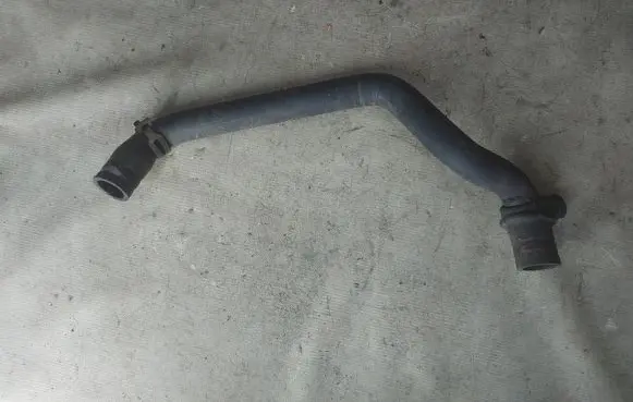 Ford Kuga I Engine coolant pipe/hose KVGA109