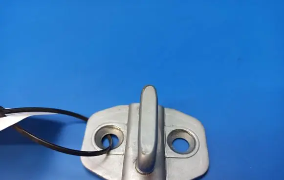 Mercedes-Benz E W212 Rear door lock loop/hook striker 11000049B