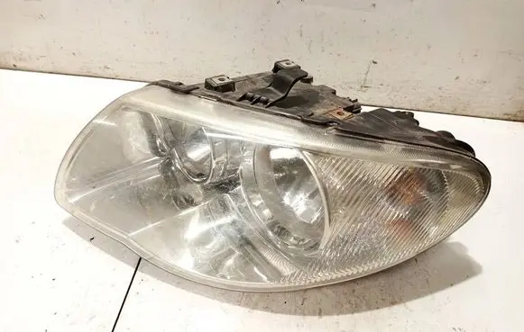 Chrysler Voyager Headlight/headlamp 084331105