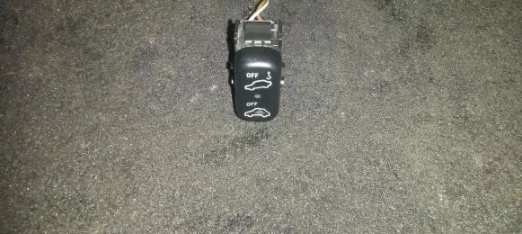 Mercedes-Benz E W210 Alarm switch 2108201710 00753992