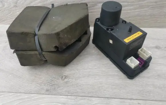 Audi A6 S6 C4 4A Central locking vacuum pump 4A0862257F 8TZ00652204