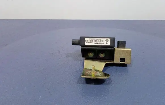 Volkswagen Golf IV ESP acceleration yaw rate sensor 1J0907657A