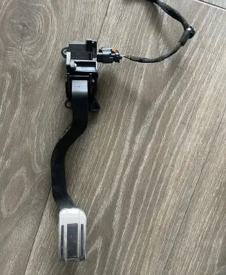 Peugeot 308 Accelerator throttle pedal 86ET385090380 385090380