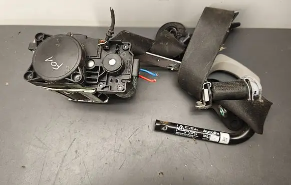 BMW 7 F01 F02 F03 F04 Front seatbelt 609315500 010L000 9164053