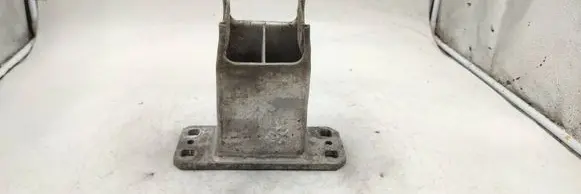 Front bumper mounting bracket