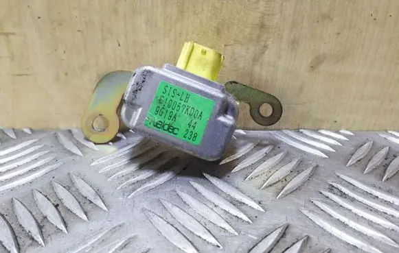 Mazda Premacy Airbag deployment crash/impact sensor C10057KD0A