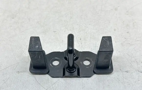 Ford Focus Loading door lock loop/hook striker DS73F404B12BC