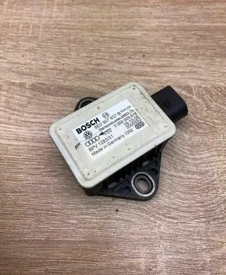Audi A4 S4 B7 8E 8H ESP acceleration yaw rate sensor 8E0907637B 0265005618