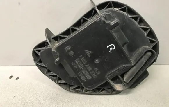 Volkswagen Touran I Headlight/headlamp dust cover 1305239235