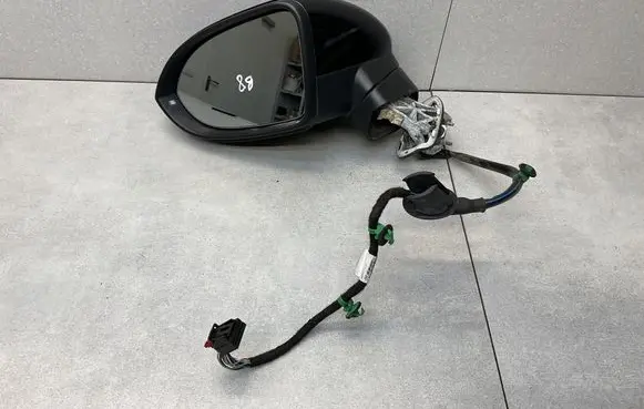 Volkswagen PASSAT B8 Front door electric wing mirror 