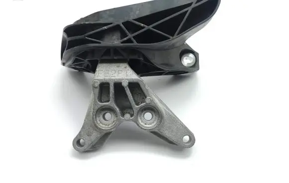 Citroen C5 Aircross Engine mount bracket