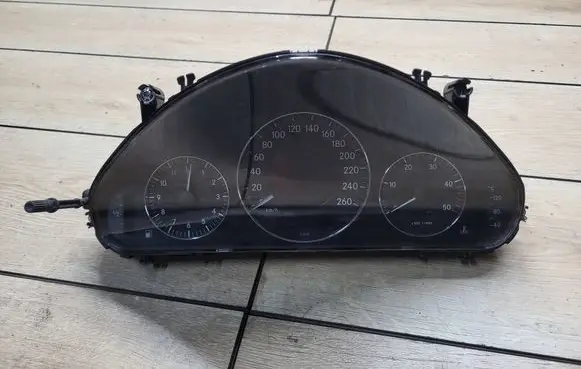 Mercedes-Benz E W211 Speedometer (instrument cluster) A2115403447