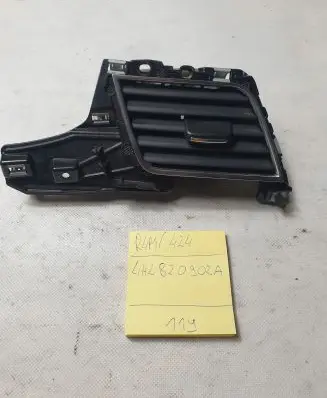Audi A8 S8 D4 4H Dashboard side air vent grill/cover trim 4H2820902