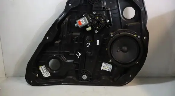 KIA Ceed Rear window lifting mechanism without motor
