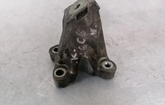 Audi A6 S6 C6 4F Engine mounting bracket