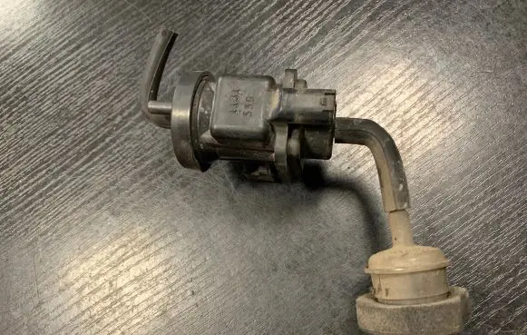 Mercedes-Benz C W203 Turbo solenoid valve 0005450427