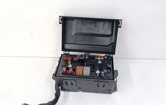 Opel Ampera Fuse box set 22785253 22803988