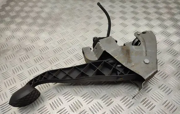 Volkswagen Transporter - Caravelle T5 Clutch pedal 7E1721059F