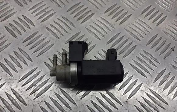 Renault Megane II Vacuum valve 8200270451