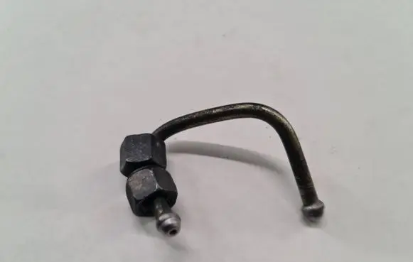 Volvo S40, V40 Fuel injector supply line/pipe 