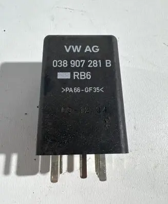 Audi Q7 4L Glow plug pre-heat relay 0281003032 038907281B