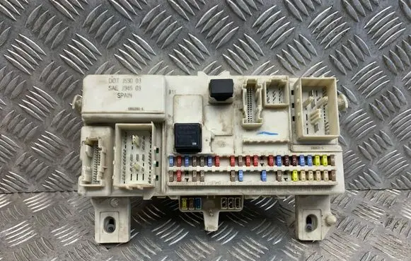 Volvo XC90 Fuse module 30765471