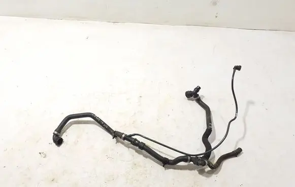 Engine coolant pipe/hose