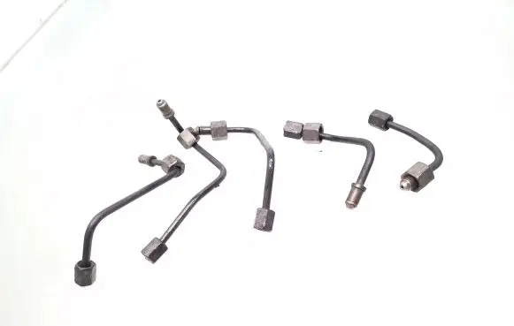 Fuel injector supply line/pipe