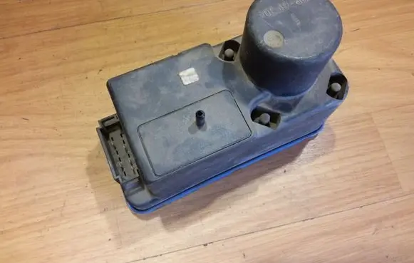 Volkswagen Golf III Central locking vacuum pump 1H0962257A