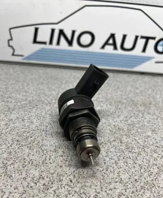 BMW 7 E65 E66 Fuel pressure sensor 0281002481 10745276