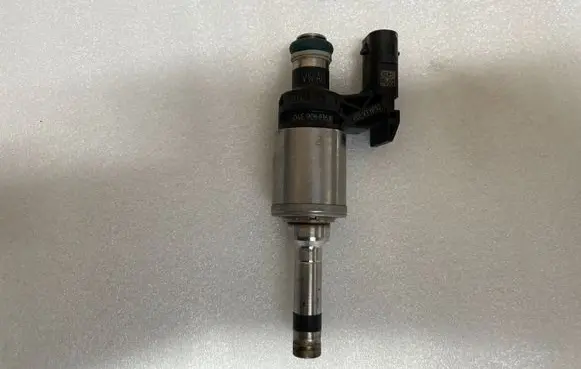 Skoda Fabia Mk3 (NJ) Fuel injector 04E906036AE