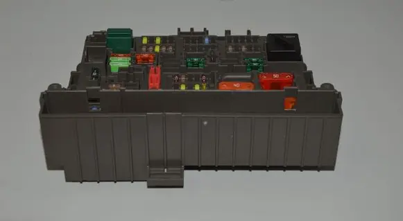 BMW 1 E81 E87 Fuse box set 9119446